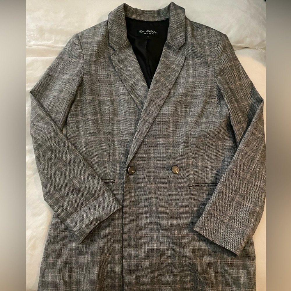 Petite checkered blazer. Size 4. Like new.